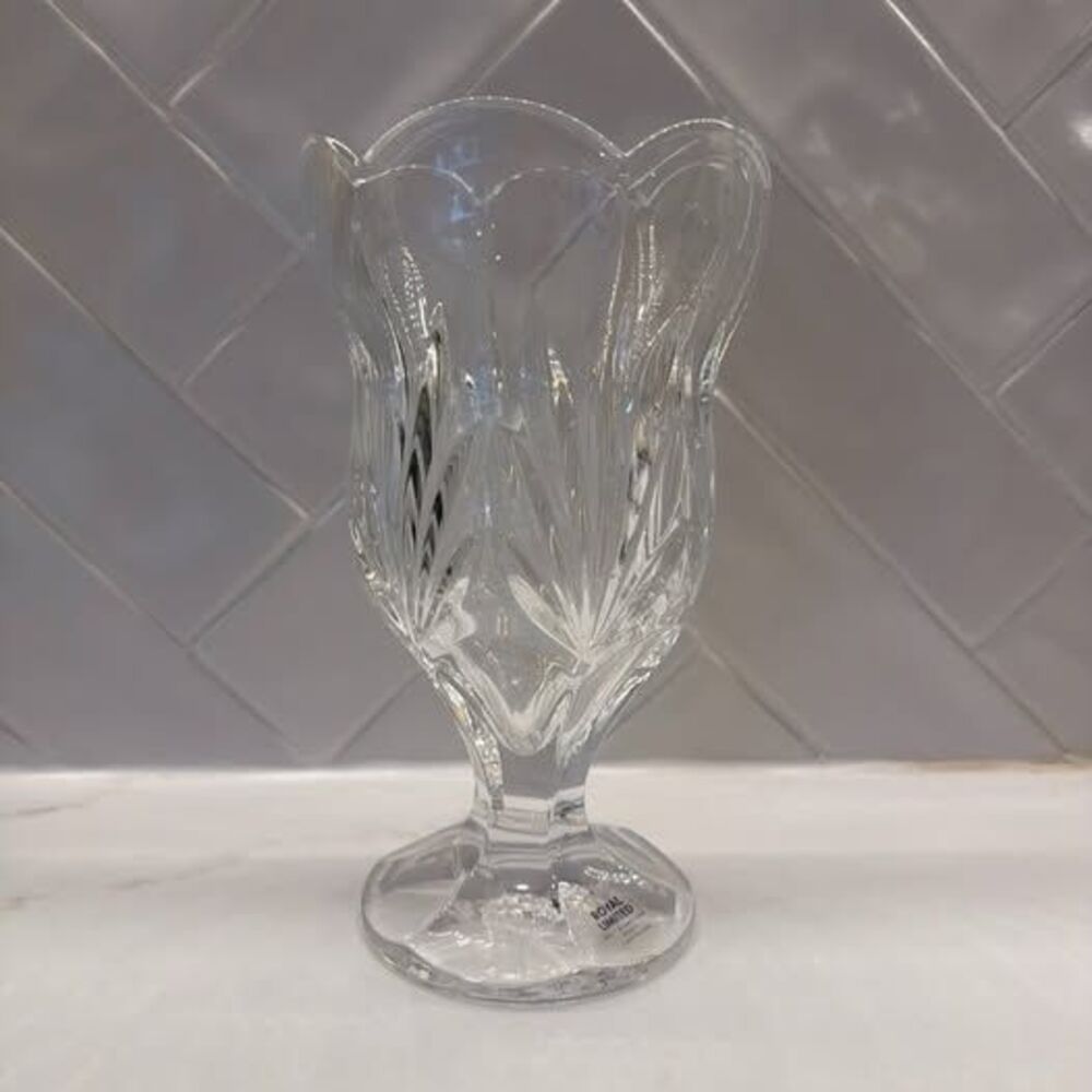 Royal Limited Crystal Tulip Vase. 24% Full Lead. Czech Republic . 8" Tall NWOB